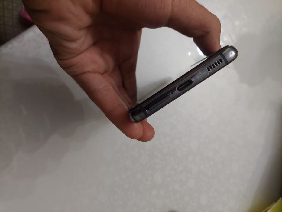 Самсунг S21 Продайу срочна.