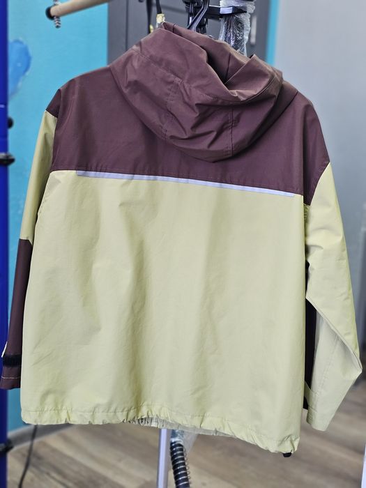 Продается ветровка на мальчика рост 140