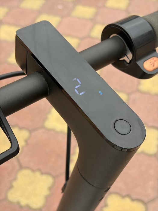 Vând Xiaomi Mi Electric Scooter Essential