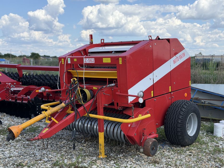 Presa Metal-Fach Plasa+Ata+Masa de 1,8 m Ca Noua An 2008 Sistem Welger Balot 120x120 Claas Krone