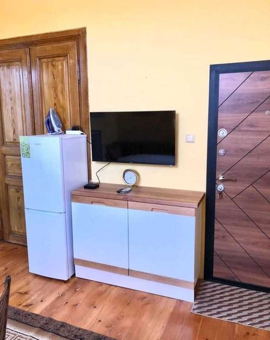 Дава се под наем Двустаен апартамент в Бургас, Център - 50 кв.м за 500 € - Снимка #3