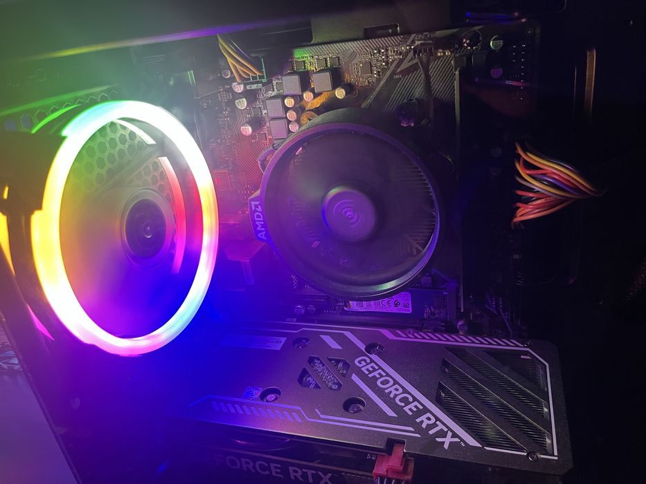 Продавам Геймърски компютър