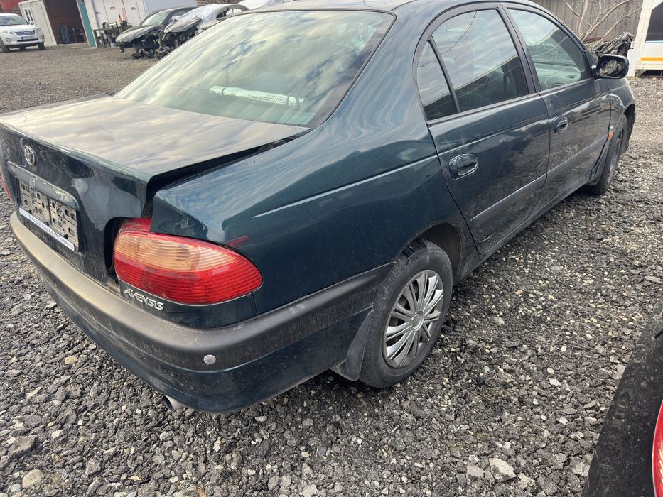 Тойота Авенсис Toyota Avensis 1.6vvti 110кс 2002г На части!