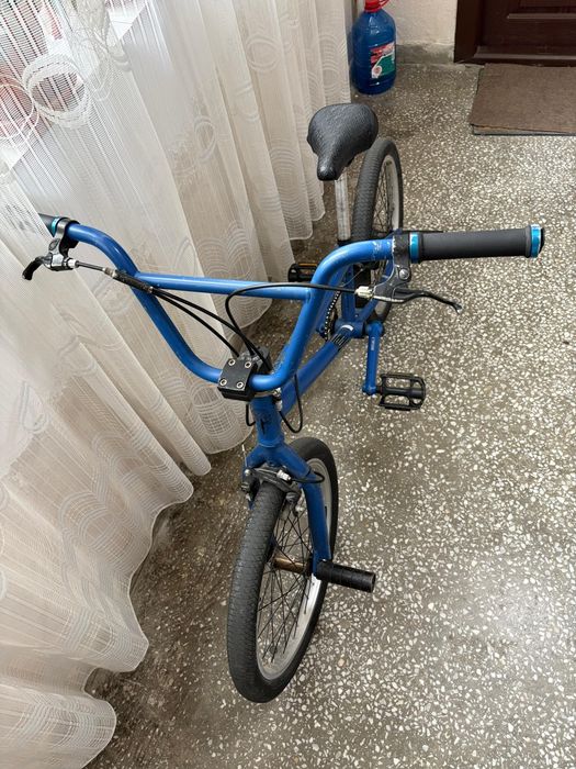 Vând bicicletă bmx