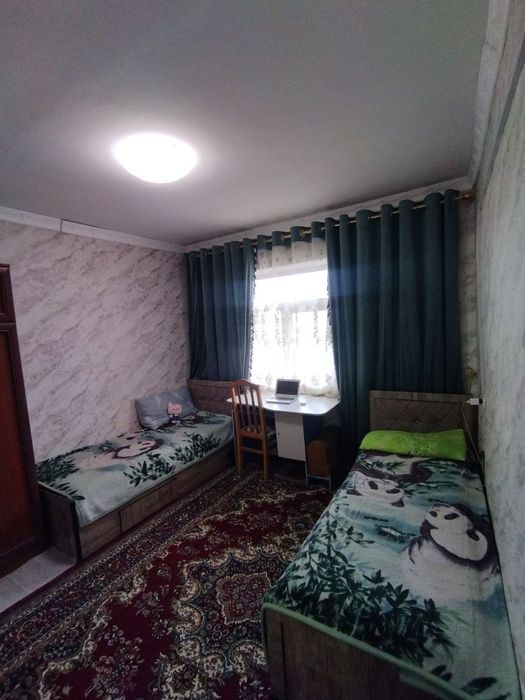 Uy sotiladi 4 xonali,Qarshi centerda joylashgan