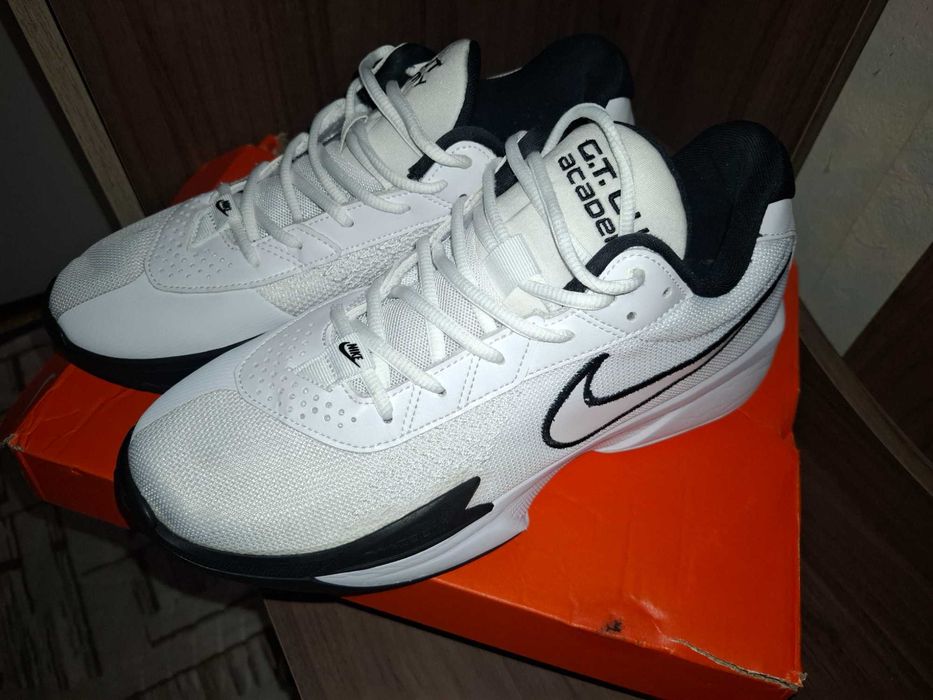 Маратонки- 44 номер