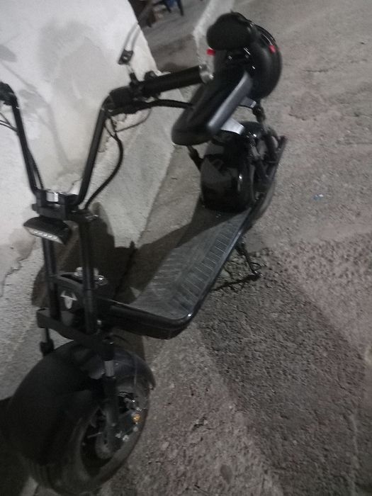 Скутер сосо сотилади