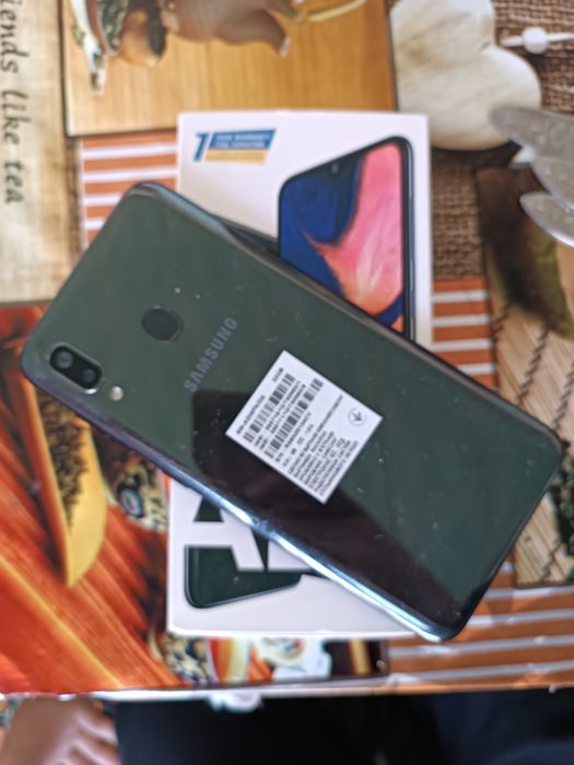 Samsung A20 sotiladi.