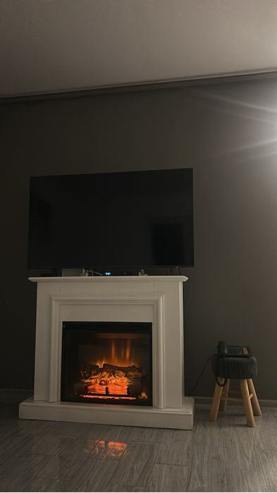 Vand semineu electric ! Alb MDF stare foarte buna. Pret 1000 ron