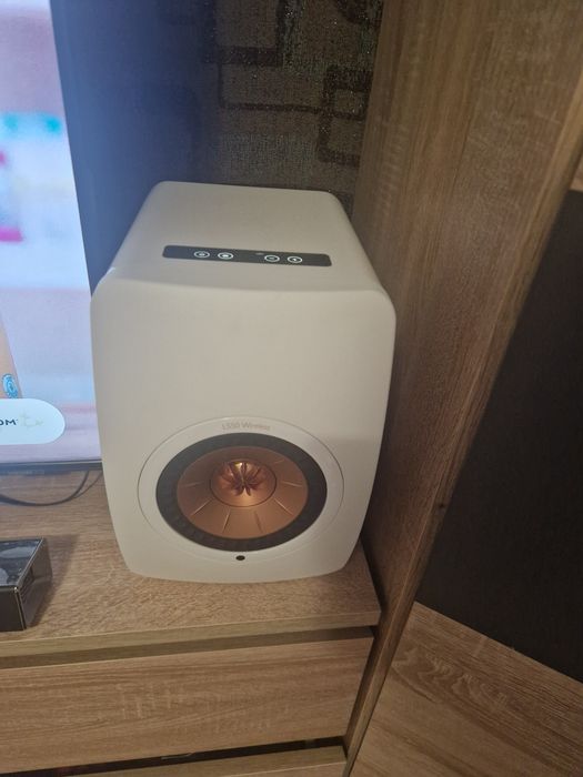 Kef LS50 wireless + Wiim ultra space grey