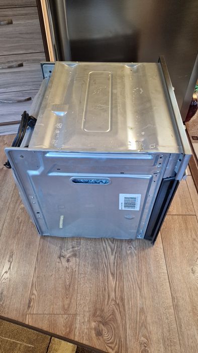 Продавам  Фурна за вграждане Zanker