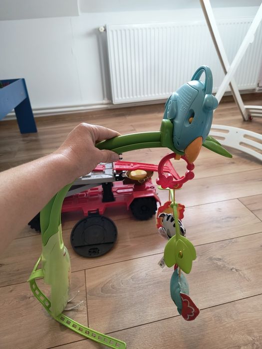 Carusel muzical pătuț bebeluși Fisher Price