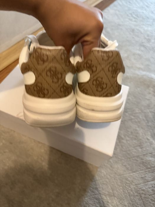 Маратонки guess