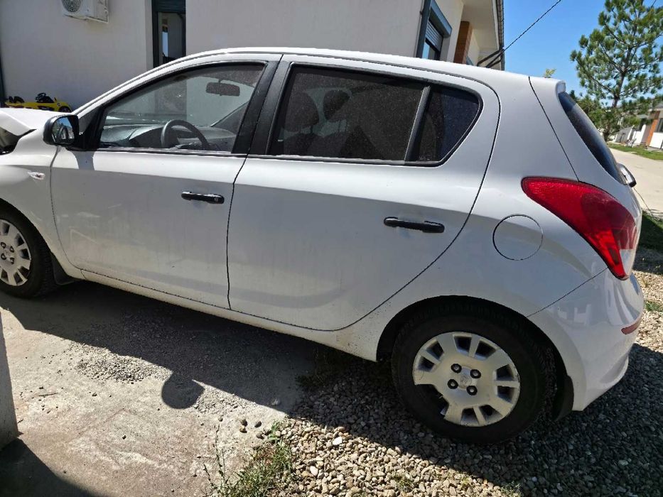 Hyundai i20 1.1 CRDi 2013 – avariat frontal – motor functional
