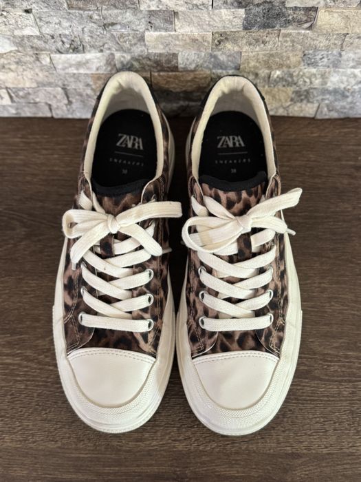 Дамски кецове Zara