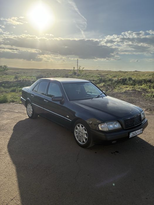 Mercedes-Benz W202