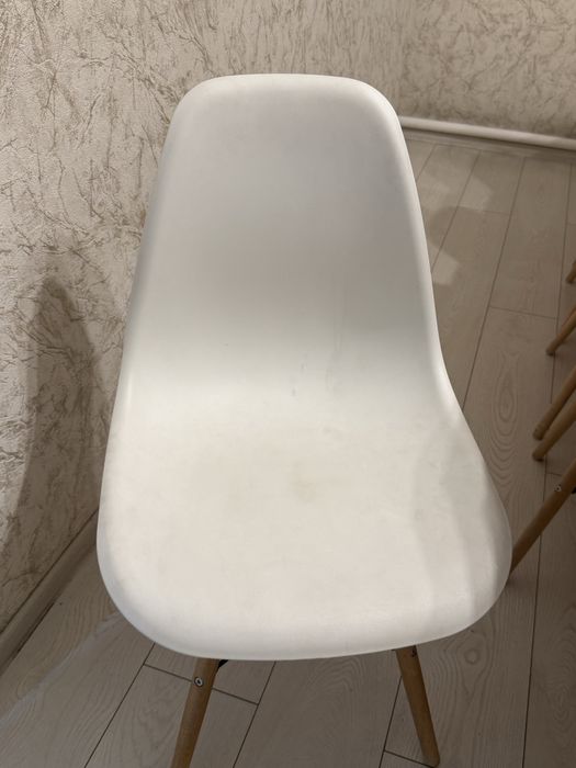 Стулья  для кухни б/у белый