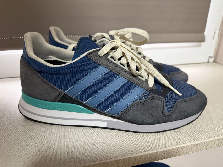 pantofi ADIDAS marimea 42-2/3