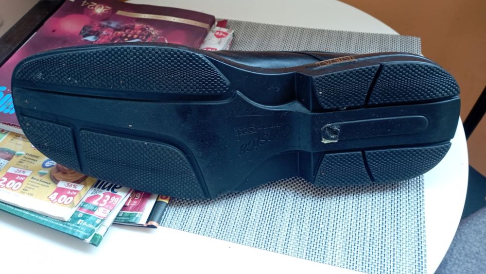 Продавам обувки 47 номер и кубинки 48 номер.Състояние : нови.