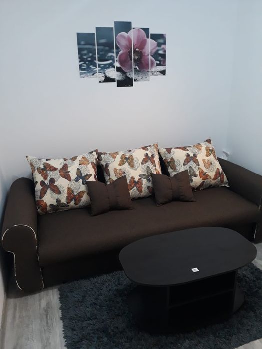 Închiriez apartament