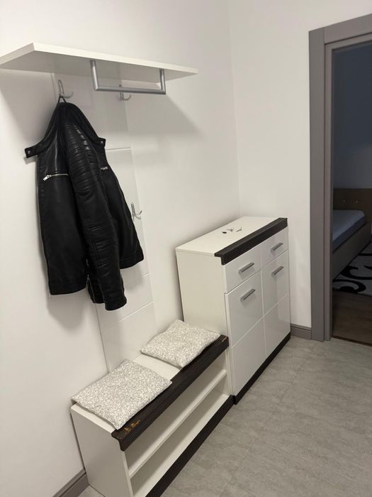 Inchiriez Apartament bloc Himson