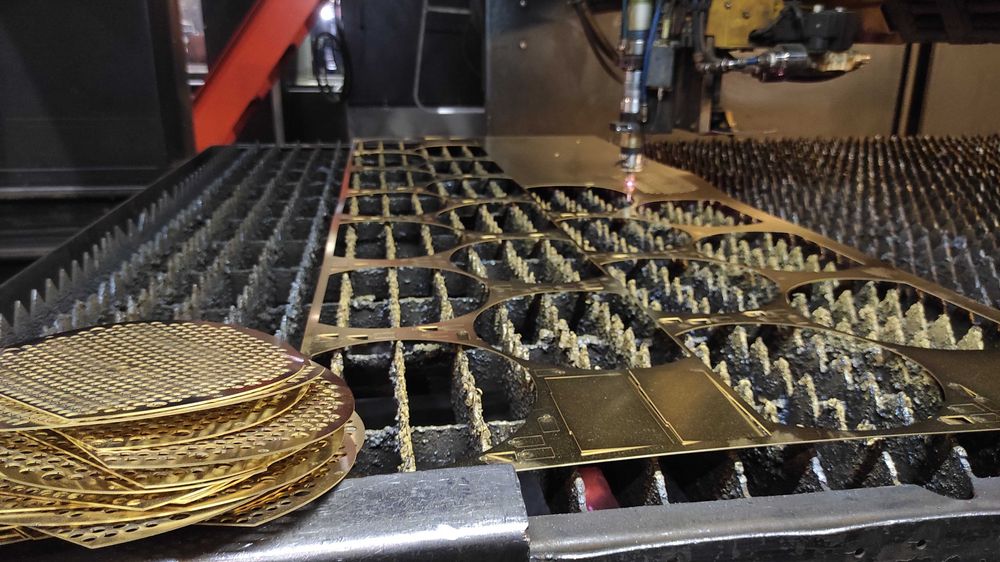 Рангли металларни, жумладан, алюминий, мис жез ва зангламайдиган кесиш