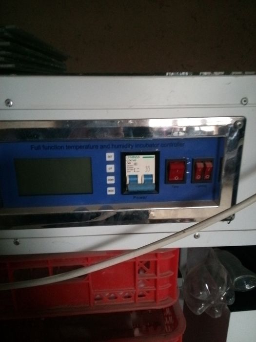 Инкубатор продоется