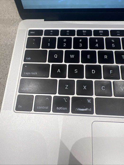 Macbook air retina 13-inch 2018 1.6 GHz  i5 16GB RAM 128 GB SSD