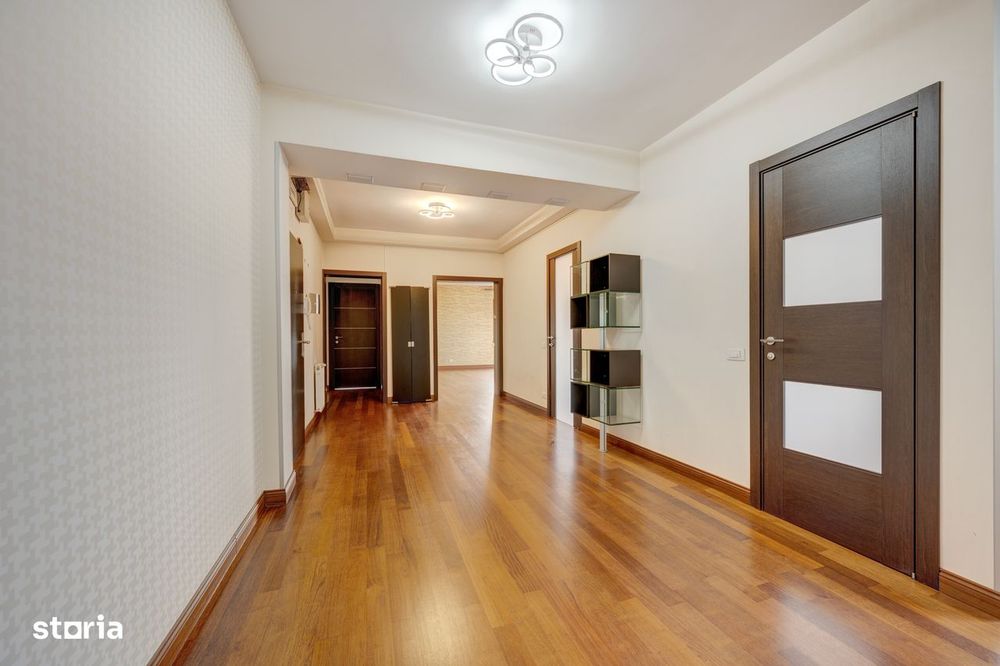 Apartament de  6 camere, 250 mp – 2 parcari- Sisești-Comision 0%