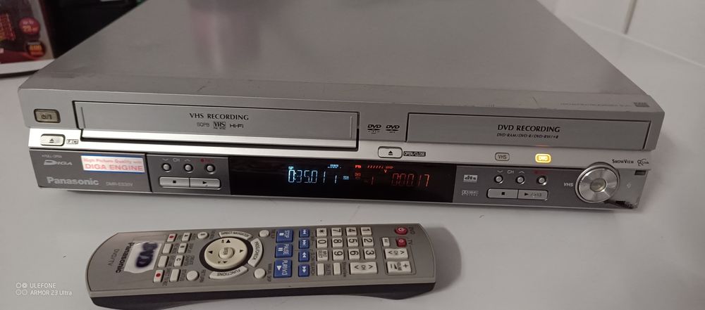 Panasonic combo VHS-DVD recorder in stare perfecta cu telecomanda