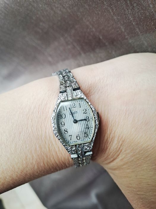 Винтидж дамски часовник Luch (Луч) – елегантност от миналото