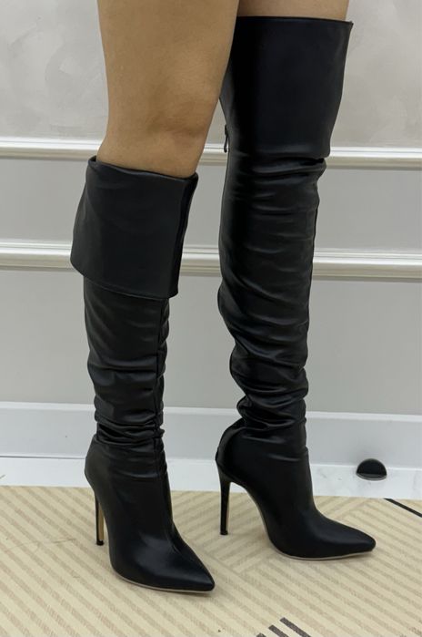 Продам новые сопожки (ботфорты)