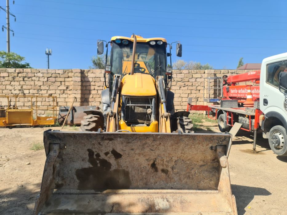 Продам Экскаватор погрузчик jcb