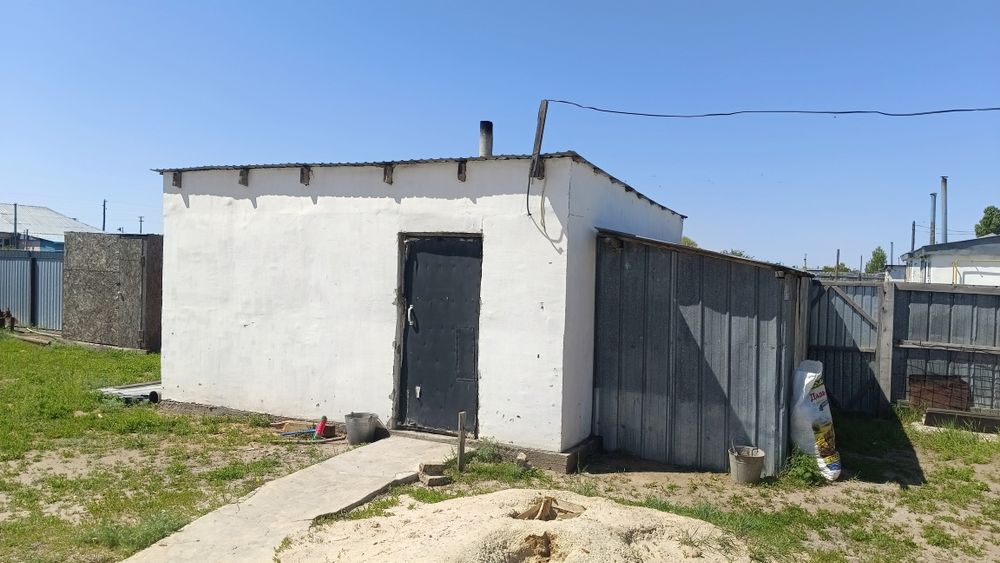Үй сатылады, бағасы келісімді.