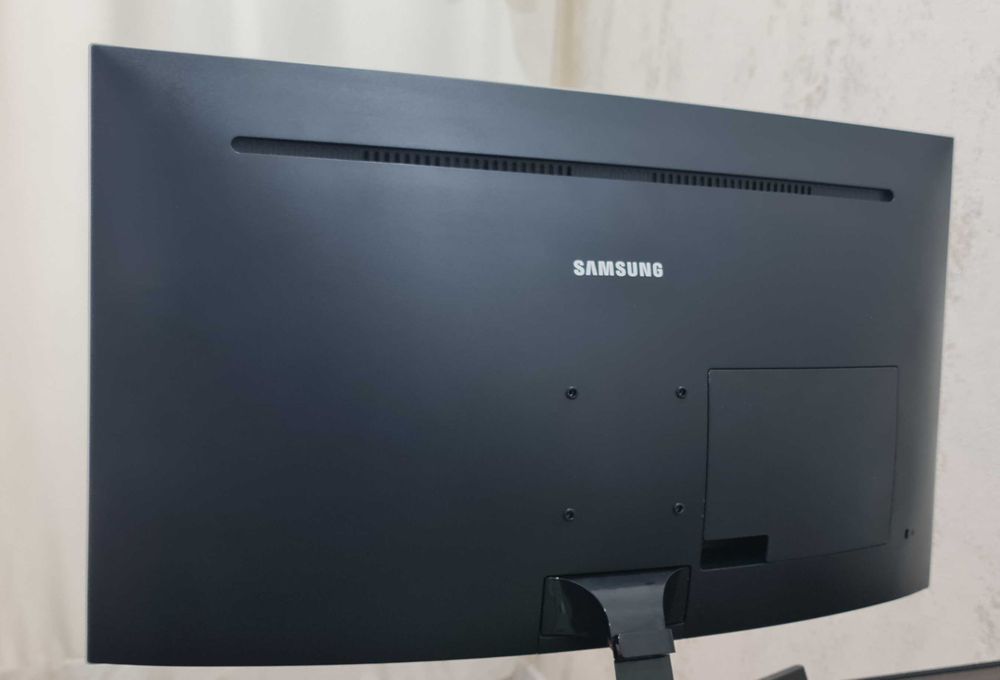 Монитор SAMSUNG 2K 144 Гц