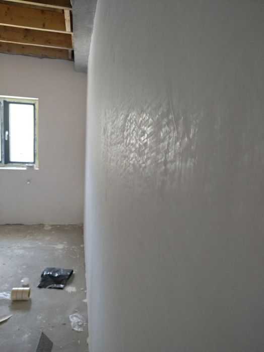 Execut tencuieli mecanizate, finisaje interioare si exterioare