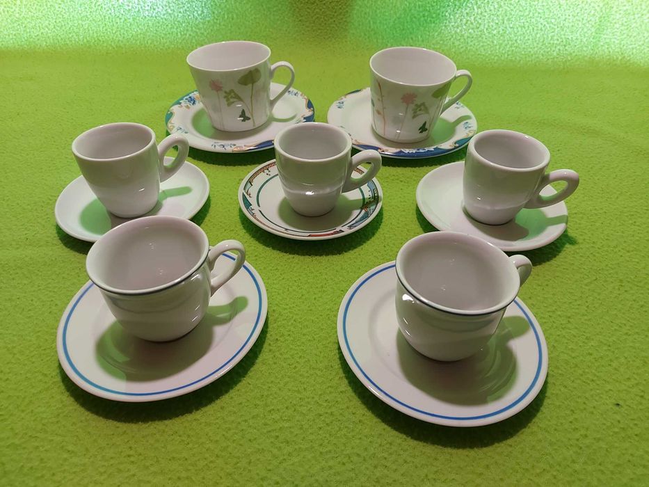 Cescute din portelan pentru cafea cu farfurioare, buc = 7