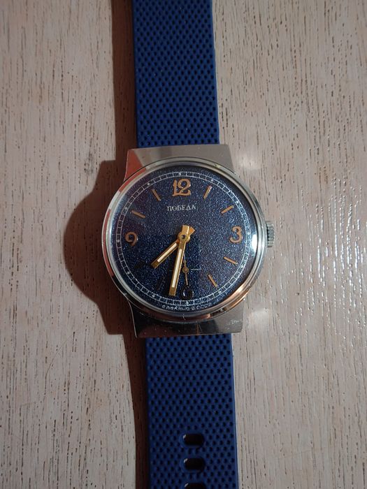 Победа NOS /нов/ съветски механичем часовник, с ръчно навиване.