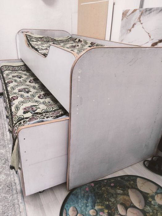 Двухъярусная кровать