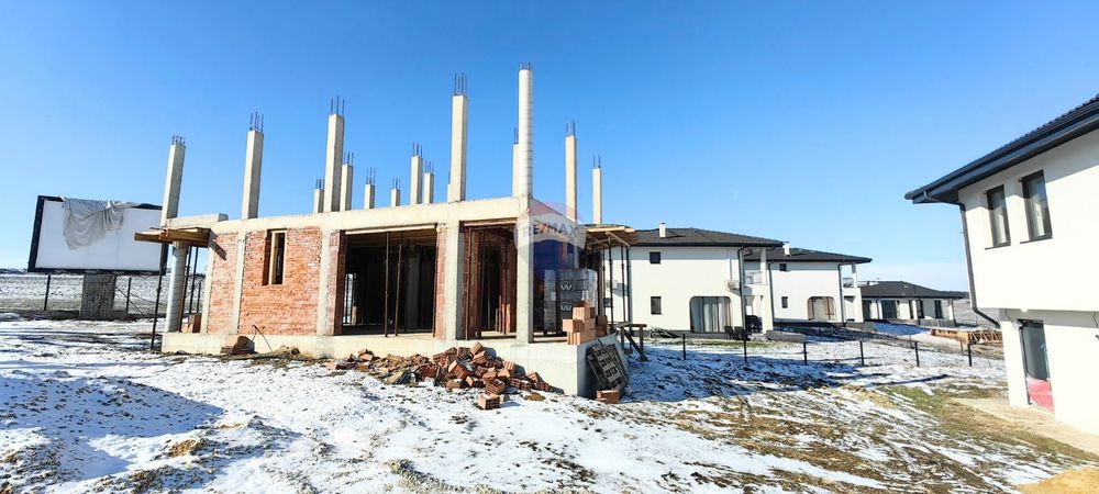 Фамилна двуетажна къща за продажба, с.Кичево, обл.Варна, ЙГ