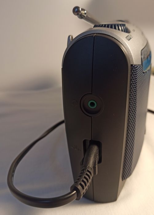 Radio SoundMaster FM AM Ceas Alarma + Radio Philips portabil FM+AM