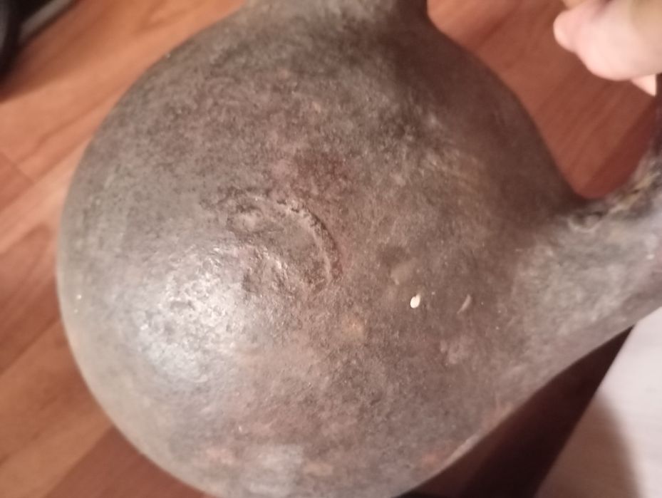 Продам гирю 32 кг.