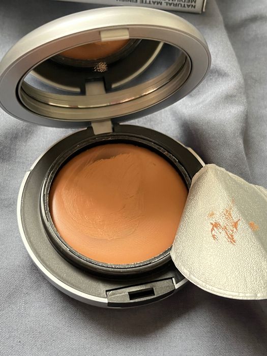 MAC studio fix tech cream-to-powder foundation NW30