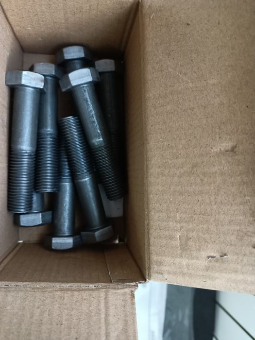 Болты шестигранные