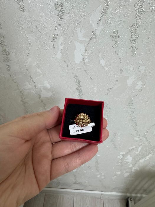 Продам  золотое кольцо желоте 585 пр