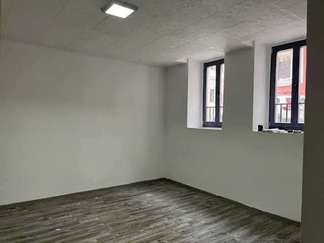 Inchiriez spatiu Ultacentral Str.Baba Novac colt cu Str.I.Maniu