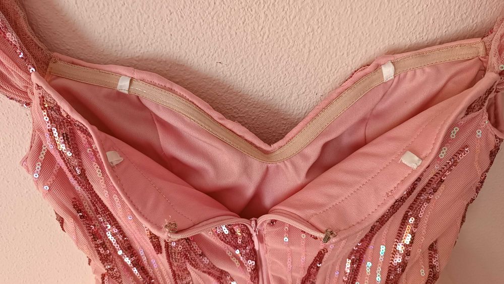 Елегантна бална рокля в розово