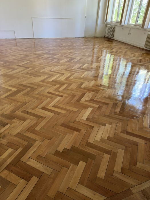 Montam, slefuim parchet masiv si stratificat