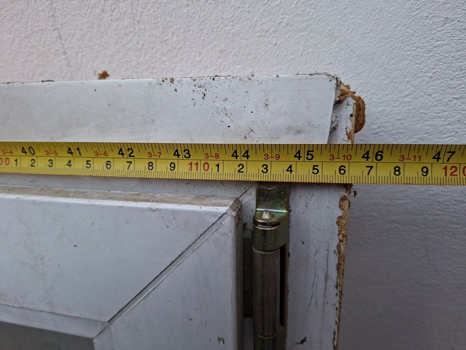 2 geamuri PVC albe, identice – 110 × 130 cm