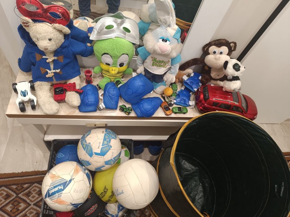 Кош с играчки и топки!!!
